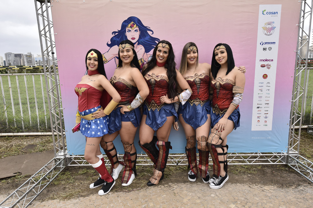 Galeria Mulher-Maravilha Summer São Paulo
